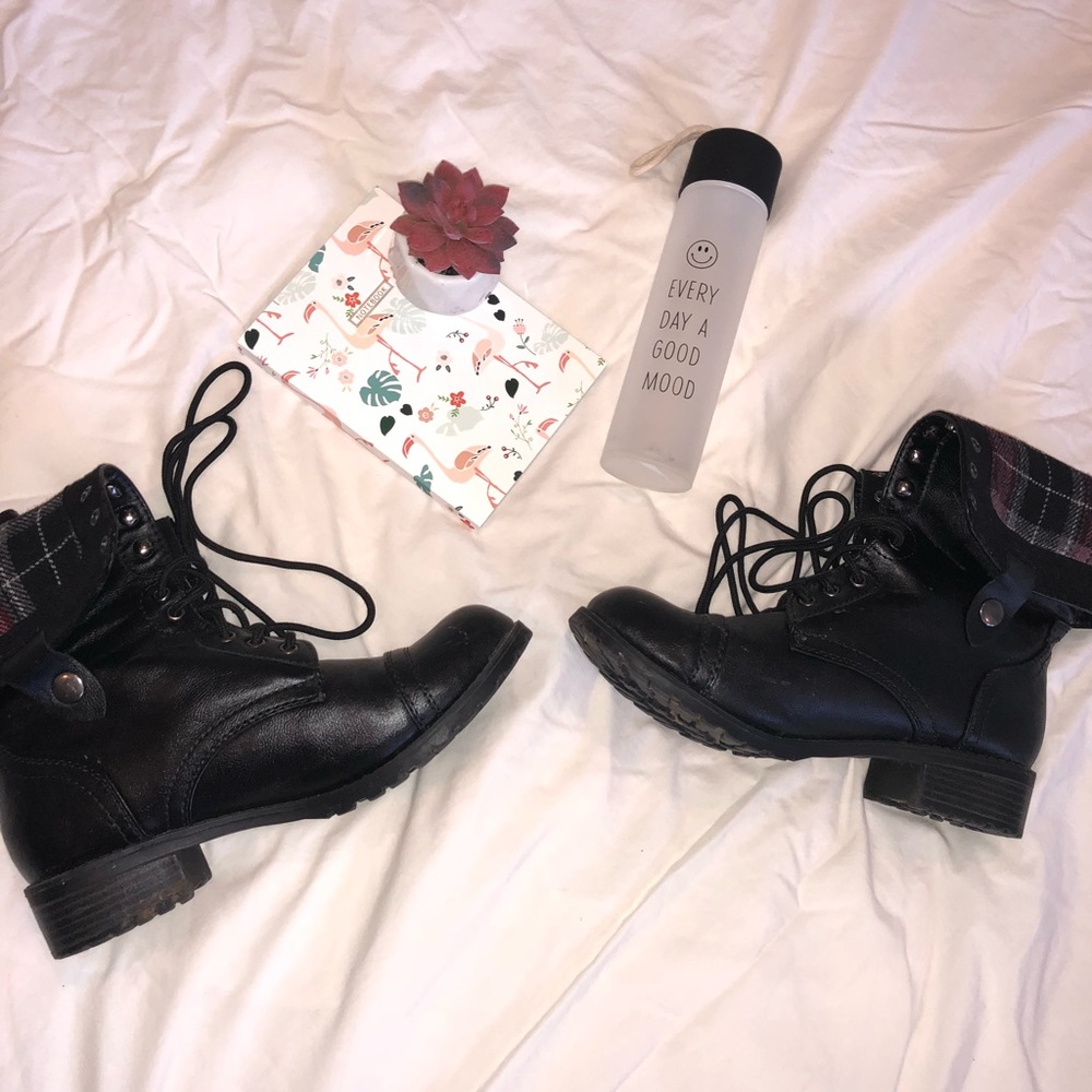 Soda Combat Boot fold-over cuff